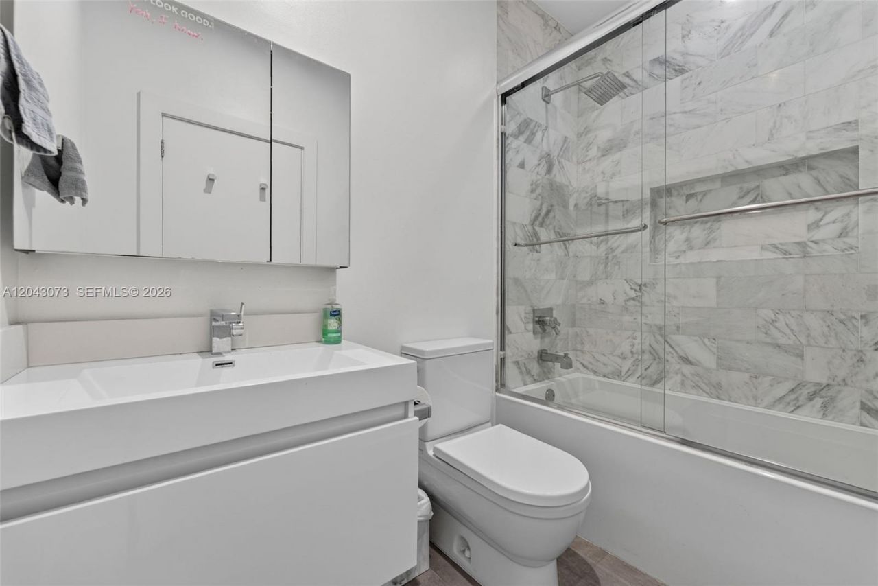 888 Brickell Key Dr , Unit 404, Miami, FL 33131 Photo