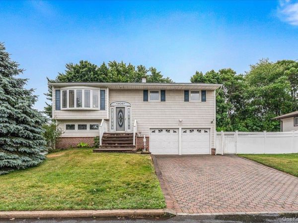 194 Missouri Avenue, Bay Shore, NY 11706