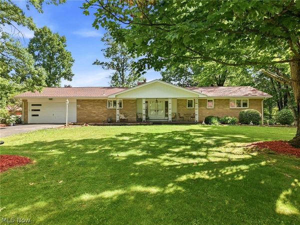 7207 Lee Road NE, Brookfield, OH 44403