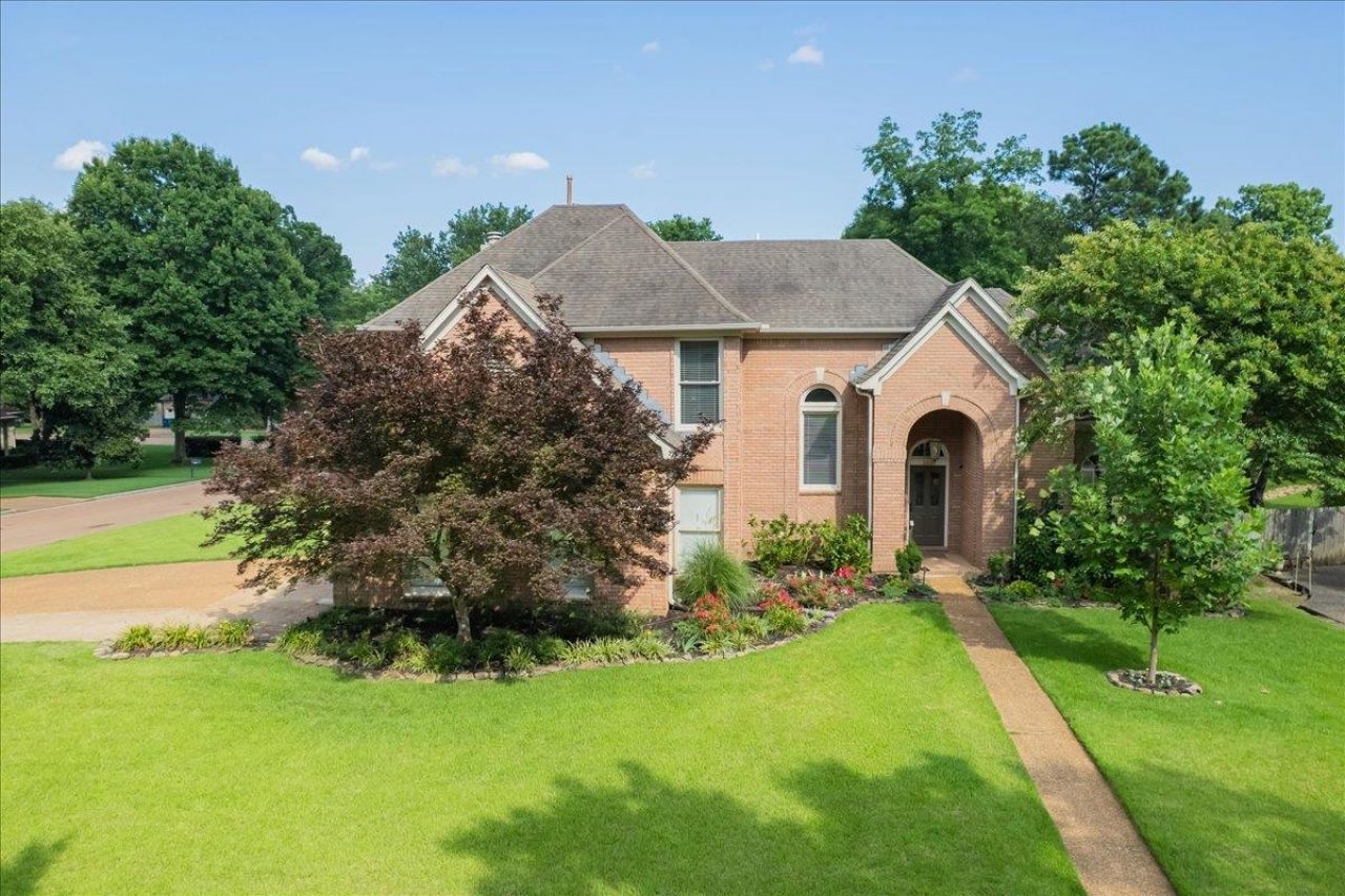 2620 Sweet Oaks Cir, Germantown, TN 38138 Main Photo