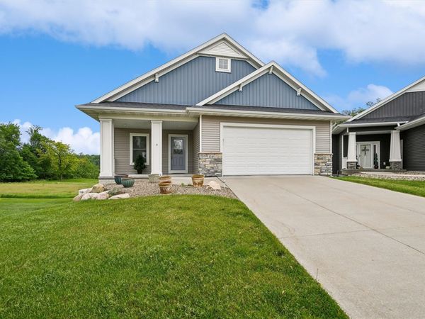2245 Tranquil Court NW, Cedar Rapids, IA 52405