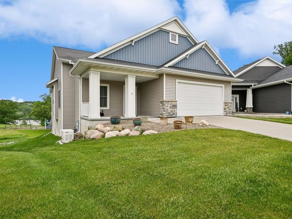 2245 Tranquil Court NW, Cedar Rapids, IA 52405