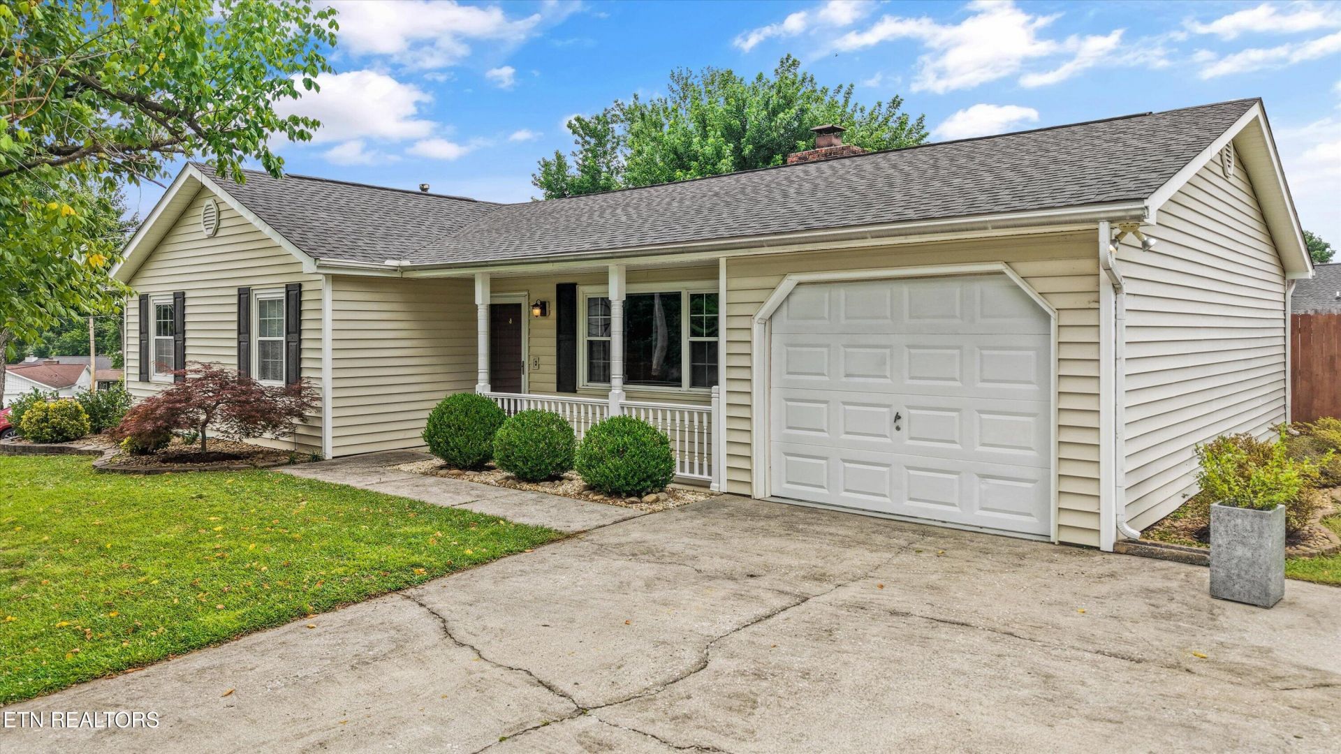 1304 Graycreek Lane, Knoxville, TN 37923 Main Photo