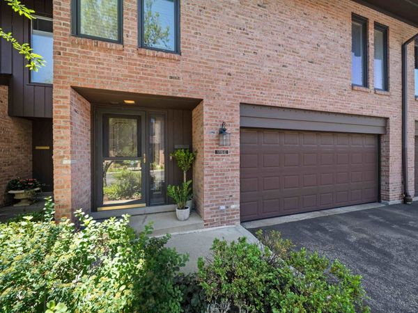 1715 Wildberry Drive , Unit E, Glenview, IL 60025