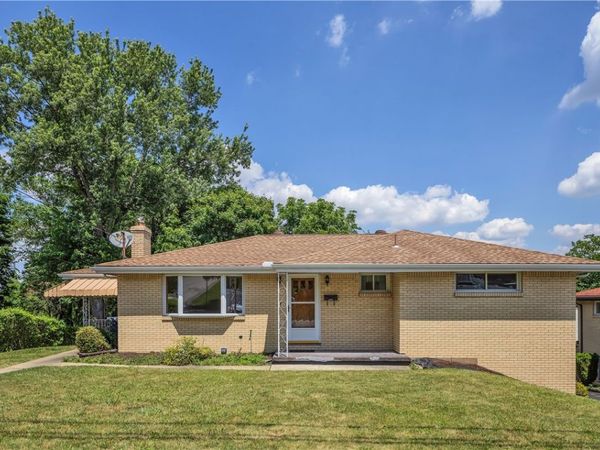 14001 Michael Dr, Irwin, PA 15642
