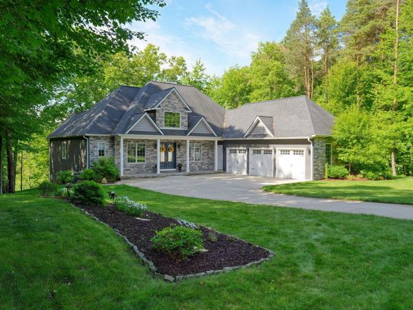 7026 Sanctuary Drive, Jackson, MI 49201
