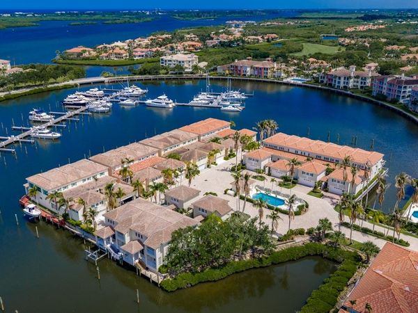 1050 Harbor Island Lane, Vero Beach, FL 32967