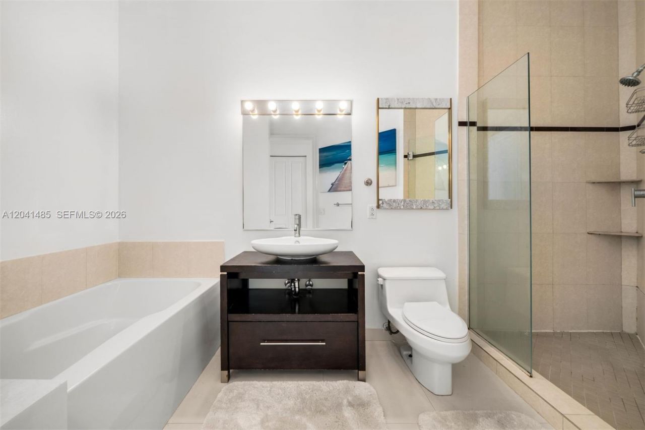 480 NE 30th St , Unit 501, Miami, FL 33137 Photo