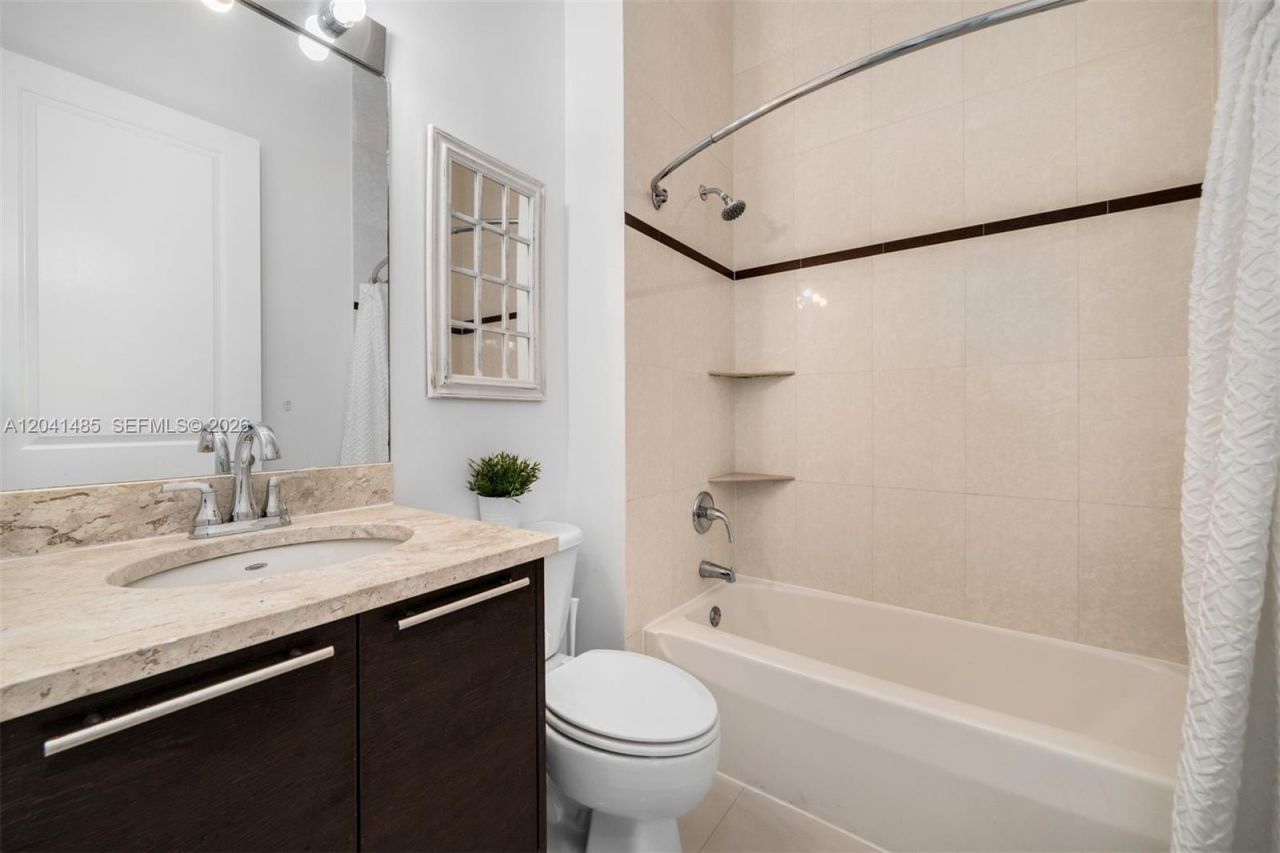 480 NE 30th St , Unit 501, Miami, FL 33137 Photo