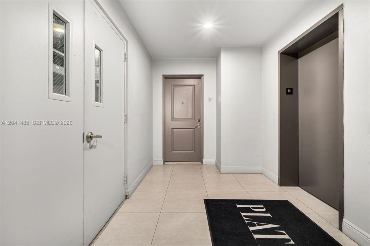480 NE 30th St , Unit 501, Miami, FL 33137 Photo