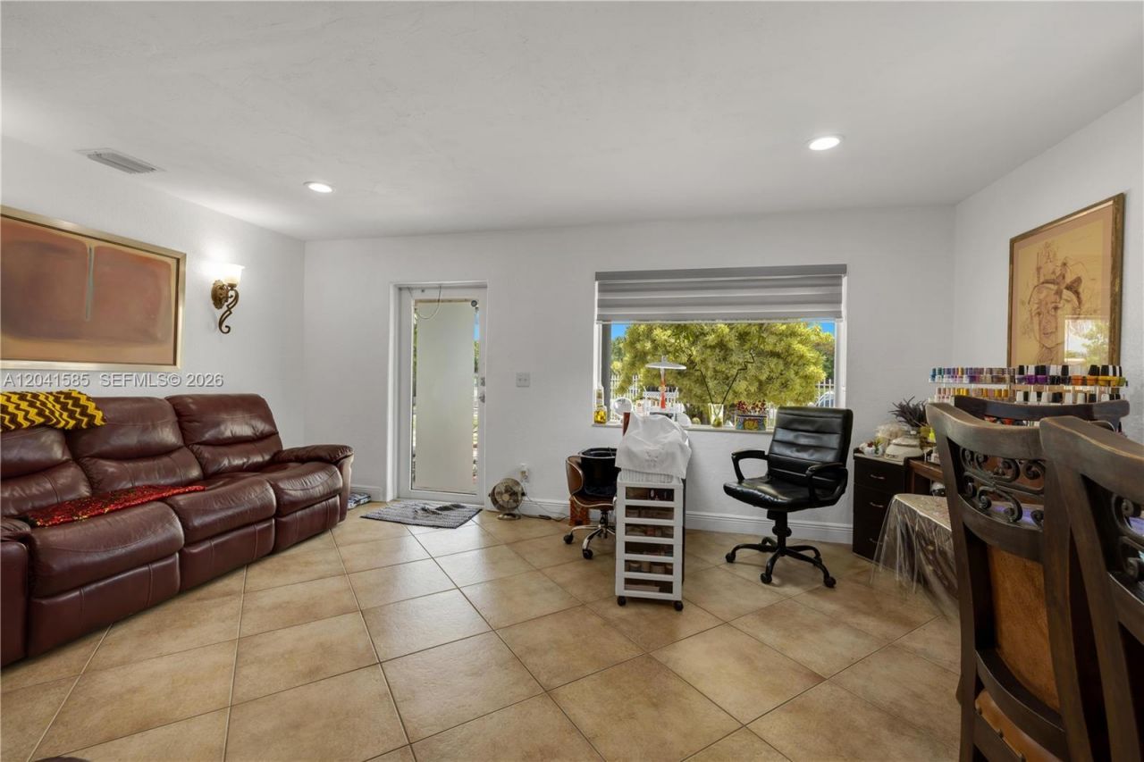 11525 Snapper Creek Dr, Miami, FL 33173 Photo