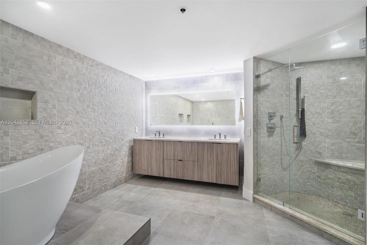 1581 Brickell Ave, Unit 1805, Miami, FL 33129 Photo