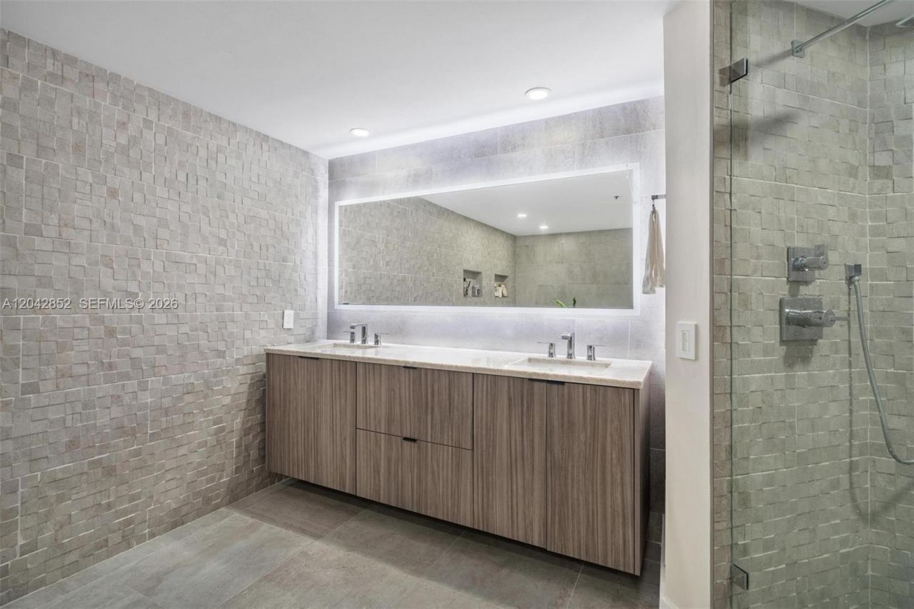 1581 Brickell Ave, Unit 1805, Miami, FL 33129 Photo