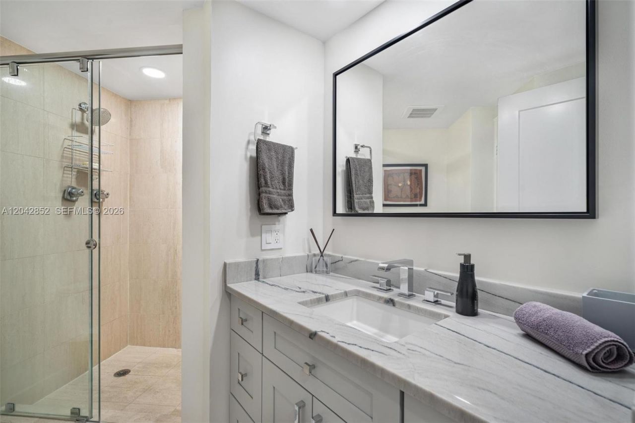1581 Brickell Ave, Unit 1805, Miami, FL 33129 Photo