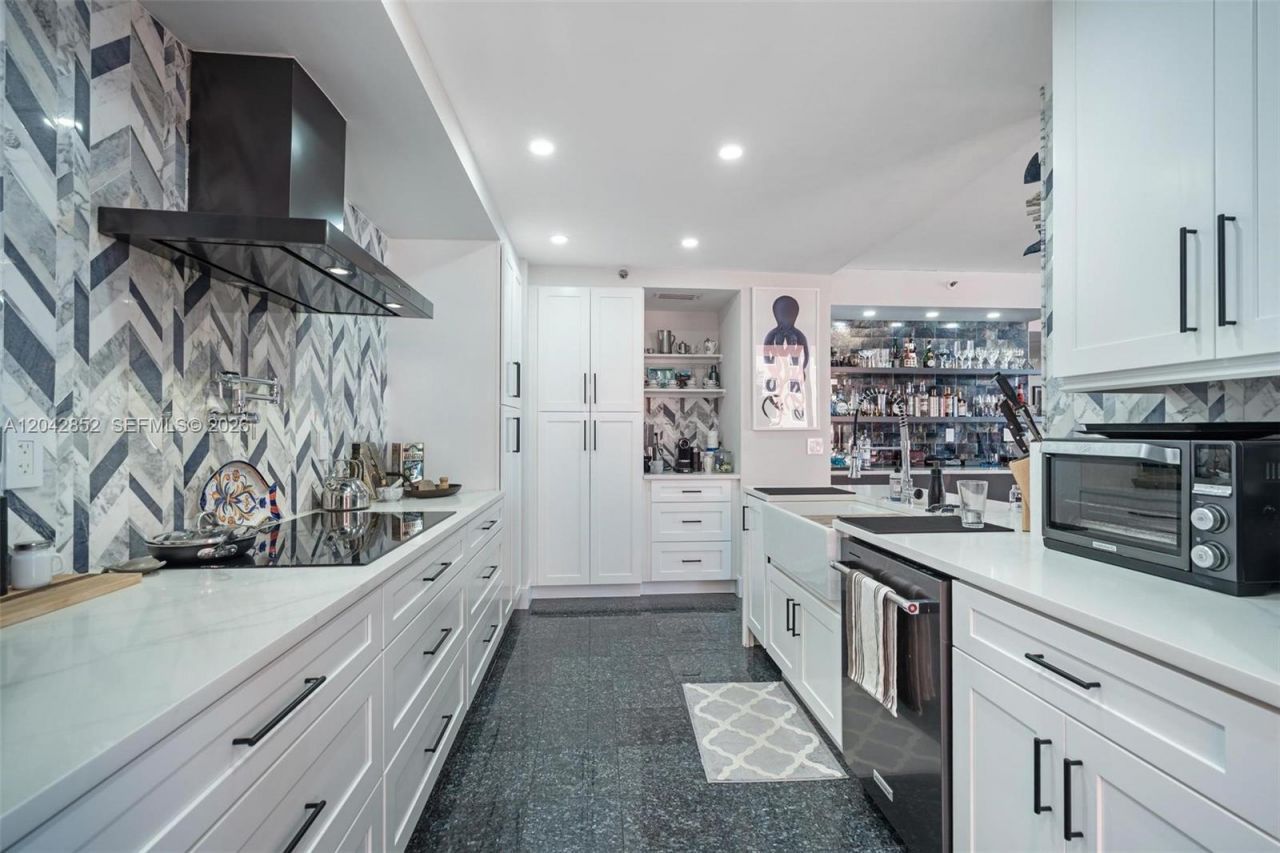 1581 Brickell Ave, Unit 1805, Miami, FL 33129 Photo