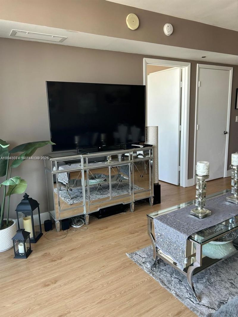 50 Biscayne Blvd , Unit 4607, Miami, FL 33132 Photo
