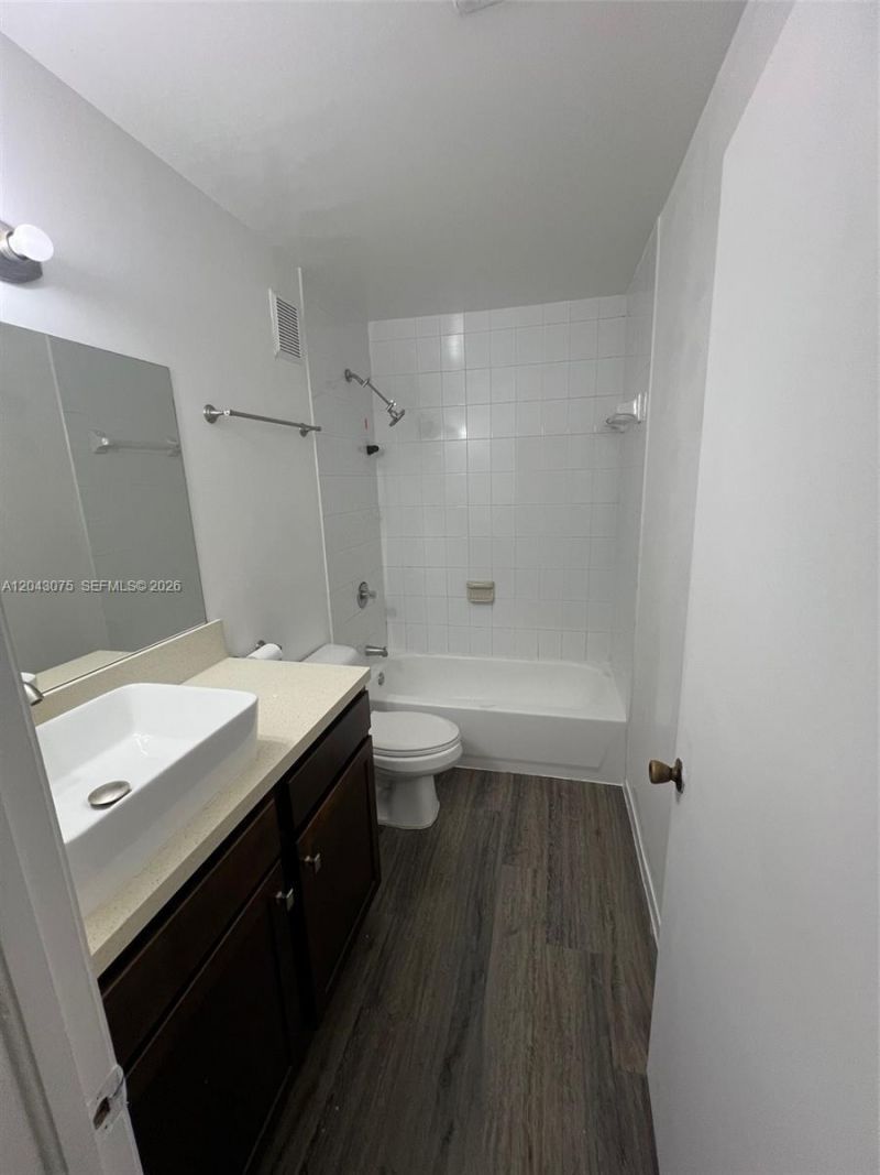 6975 NW 173rd Dr , Unit 2007, Hialeah, FL 33015 Photo