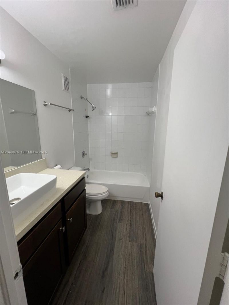 6975 NW 173rd Dr , Unit 2007, Hialeah, FL 33015 Photo