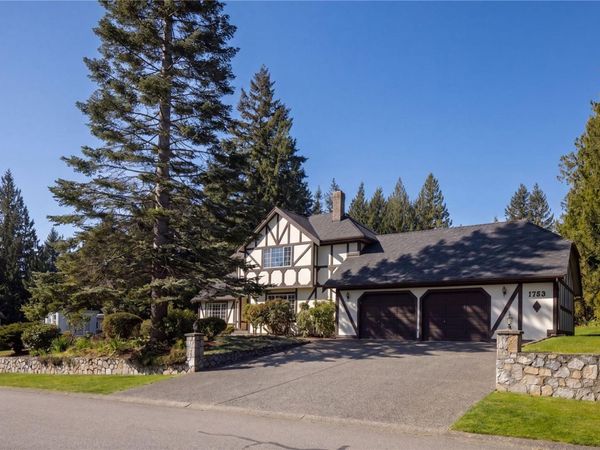 1753 Mayneview Terr, North Saanich, BC V8L 4L5