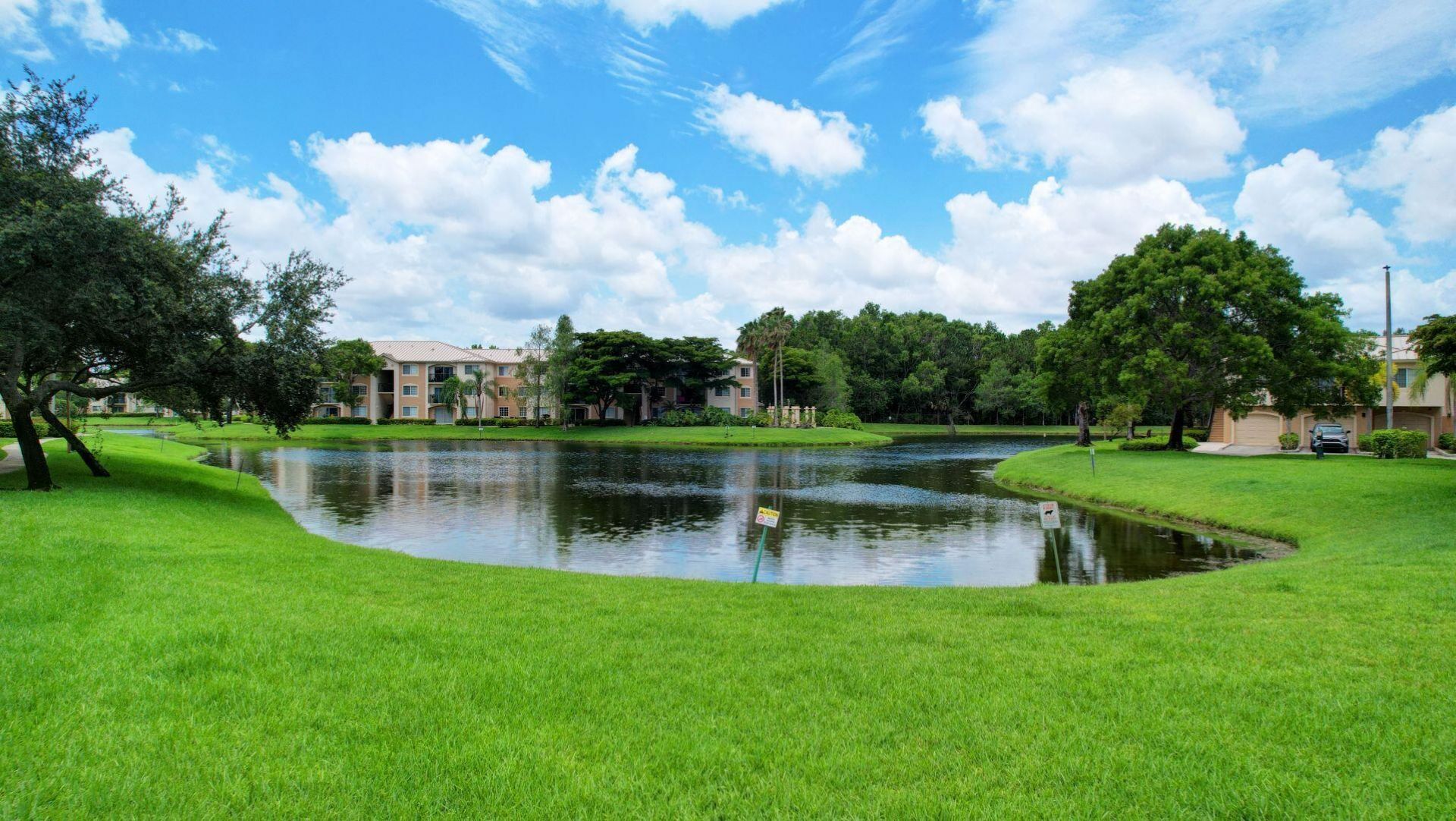 300 Crestwood Court N, Unit 307, Royal Palm Beach, FL 33411 Photo