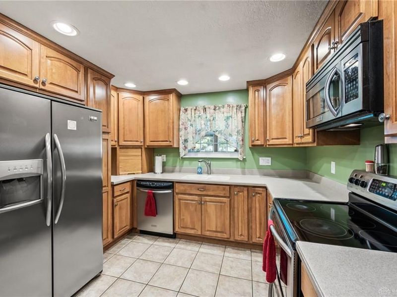 2718 Bahns Drive, Beavercreek, OH 45434 Photo 13