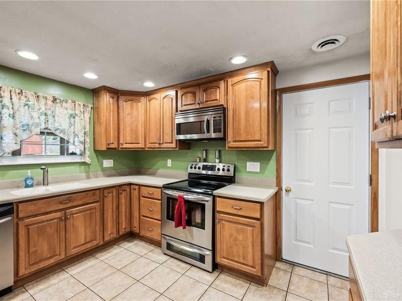 2718 Bahns Drive, Beavercreek, OH 45434 Photo 17