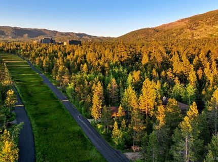 3838 Meadow Road, South Lake Tahoe, CA 96150 Photo