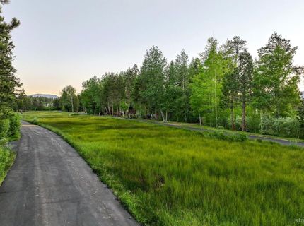 3838 Meadow Road, South Lake Tahoe, CA 96150 Photo