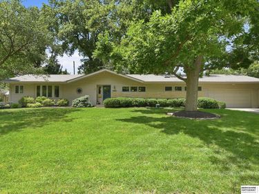 704 Dillon Drive, Omaha, NE 68132