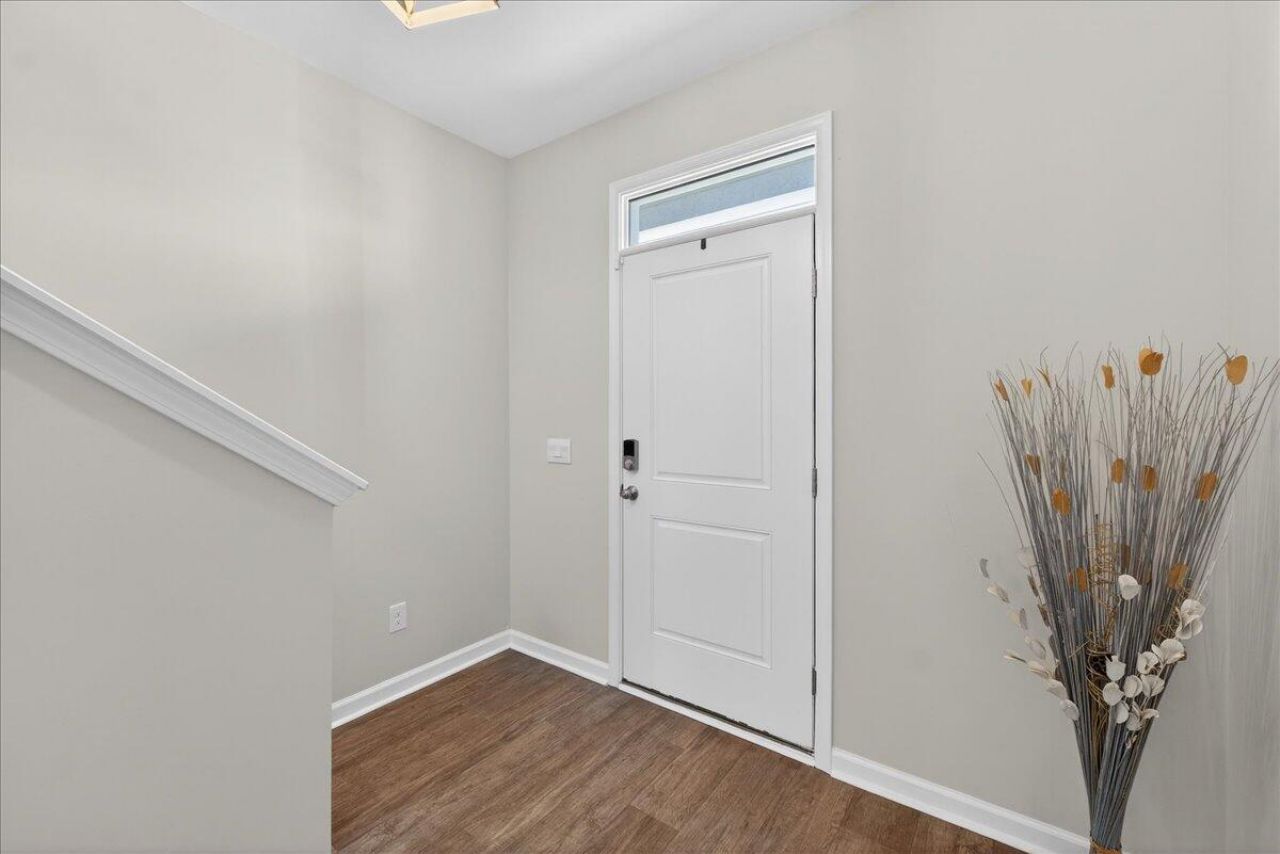 229 N Light Way Photo 5