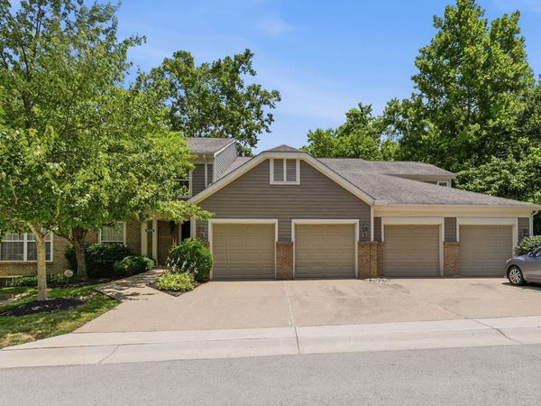 2133 Clareglen Drive, Unit 304, Crescent Springs, KY 41017
