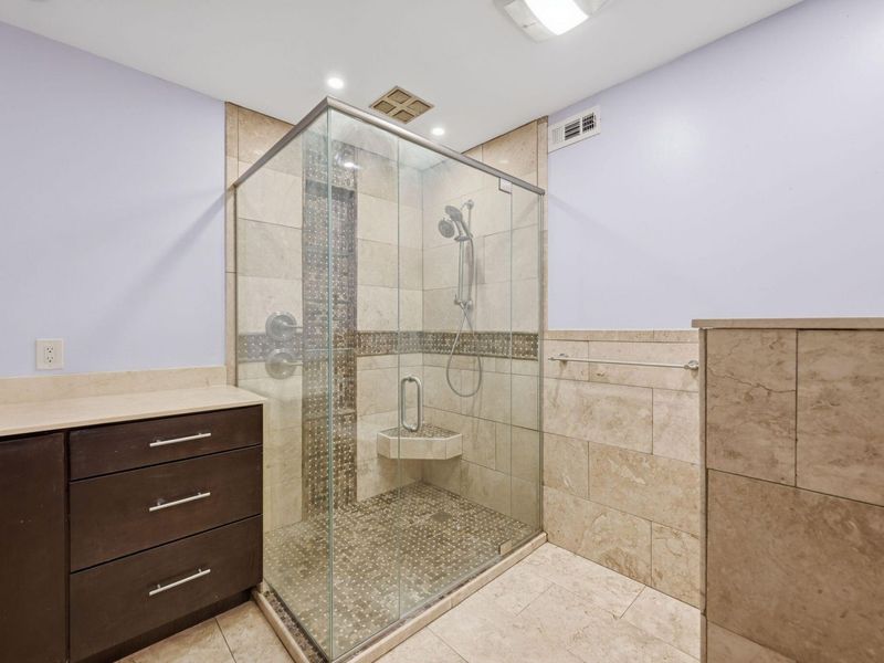 2133 Clareglen Drive, Unit 304, Crescent Springs, KY 41017 Photo 20