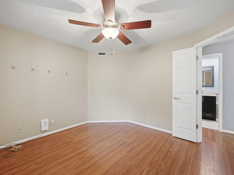 2133 Clareglen Drive, Unit 304, Crescent Springs, KY 41017 Photo 25