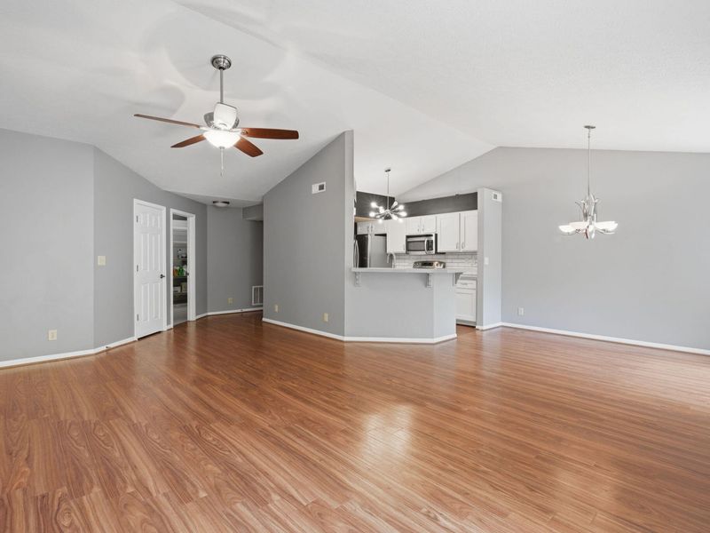 2133 Clareglen Drive, Unit 304, Crescent Springs, KY 41017 Photo 8