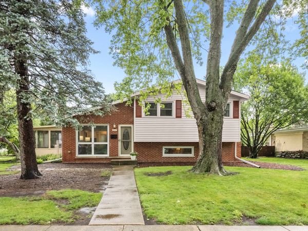 517 W North Street , Itasca, IL 60143