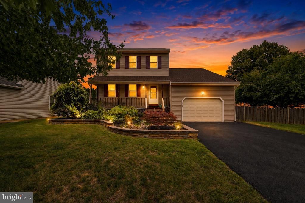 1934 COLONIAL DRIVE, CROYDON, PA 19021