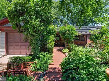 997 N SYCAMORE STREET, FALLS CHURCH, VA 22046