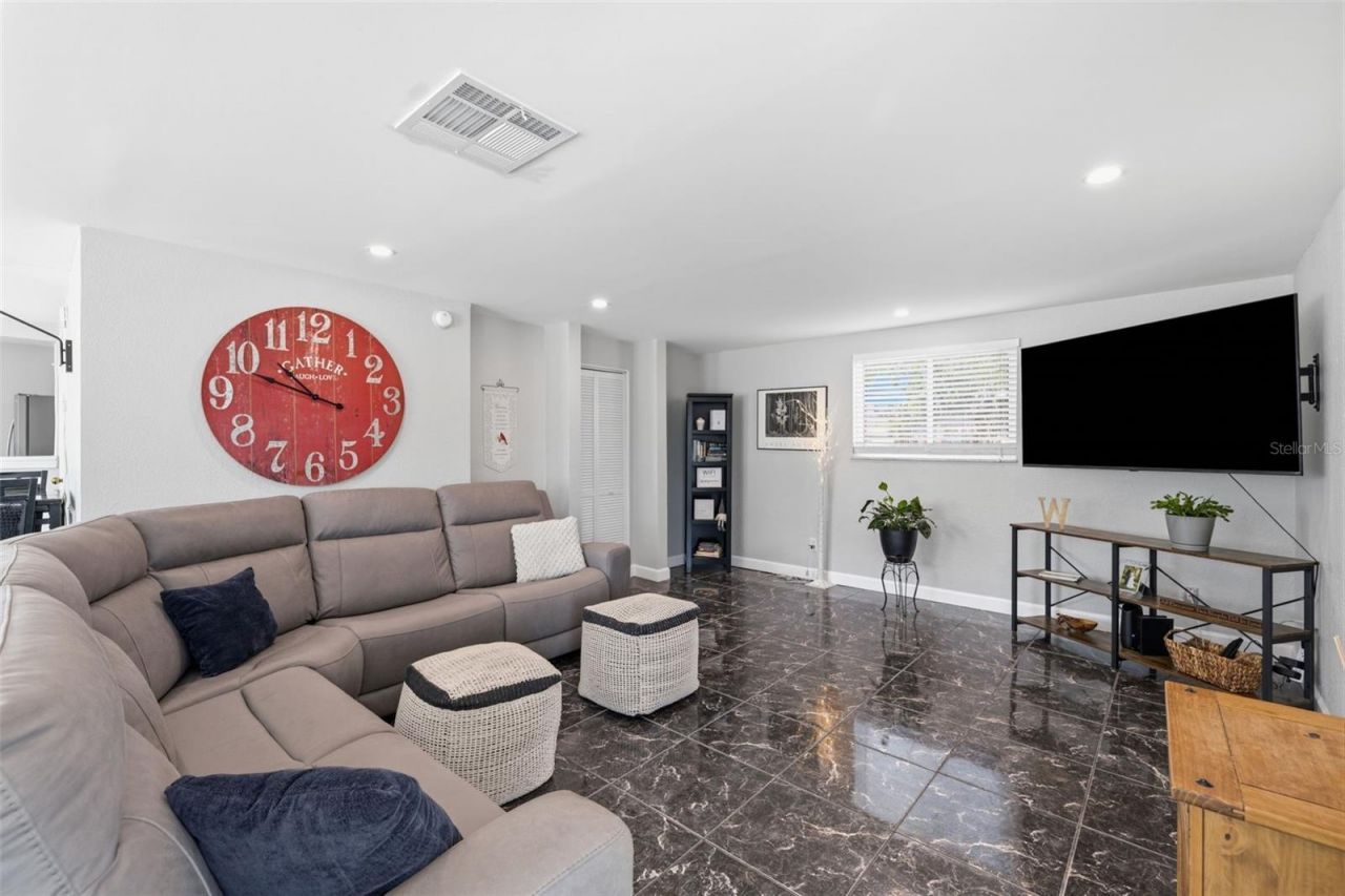 801 89th Avenue N, Saint Petersburg, FL 33702 Photo