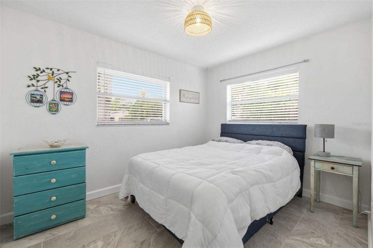801 89th Avenue N, Saint Petersburg, FL 33702 Photo