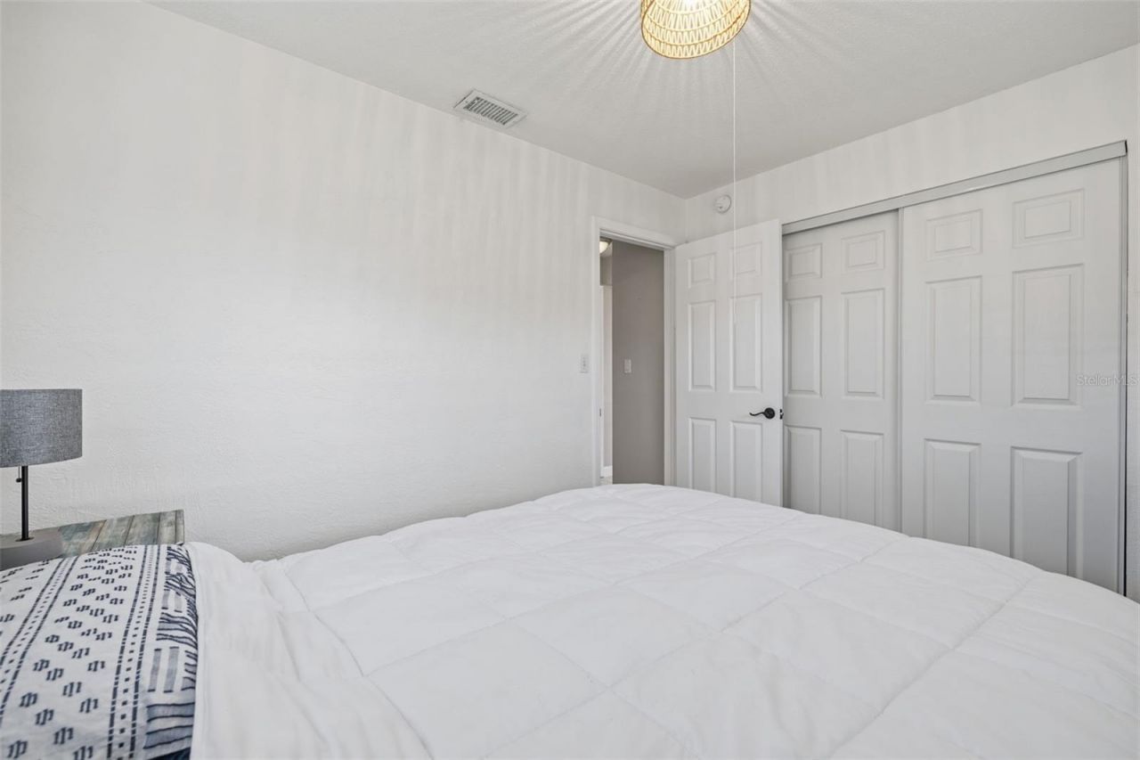 801 89th Avenue N, Saint Petersburg, FL 33702 Photo