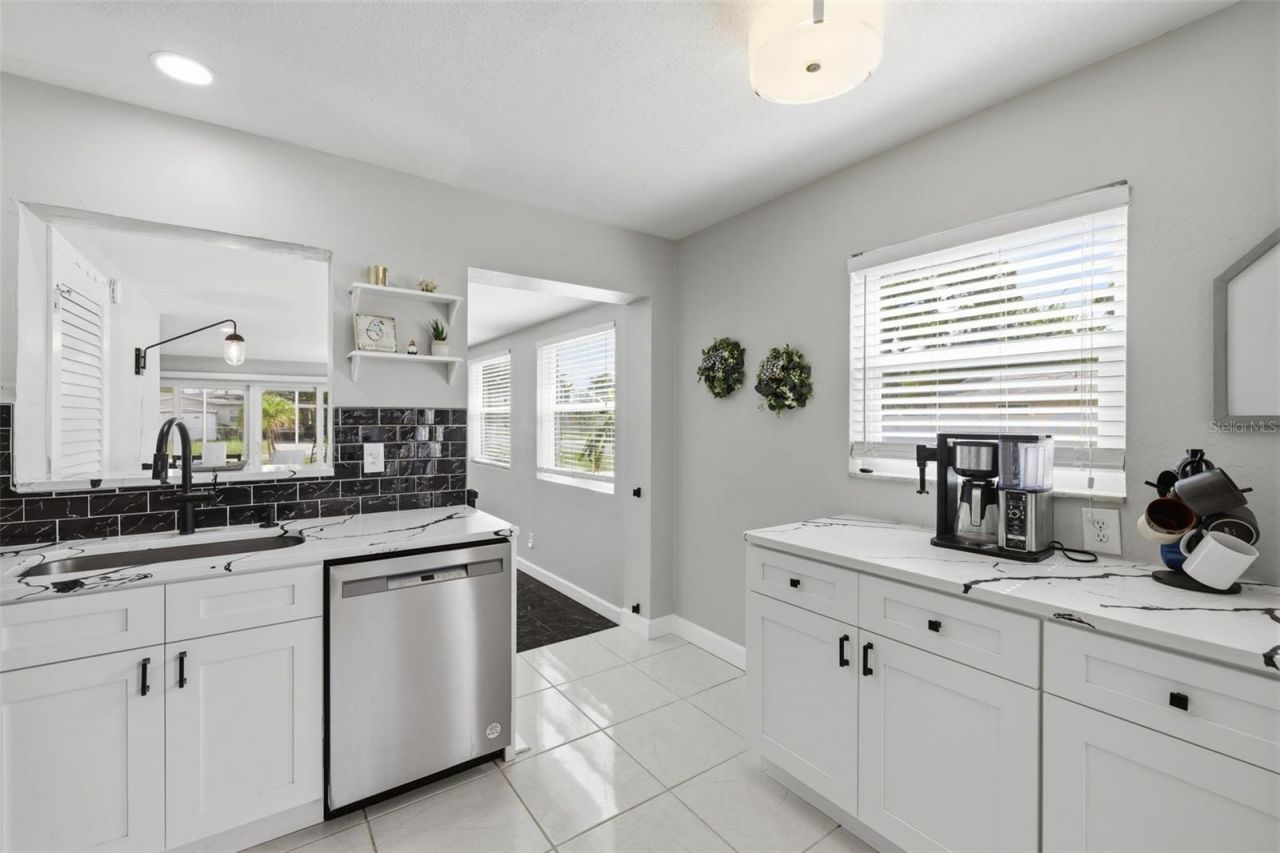 801 89th Avenue N, Saint Petersburg, FL 33702 Photo