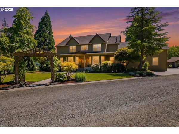 106 GREEN VALLEY RD, Oakland, OR 97462