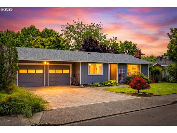 528 NW 22ND ST, McMinnville, OR 97128