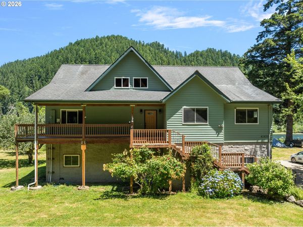 41459 STATE HIGHWAY 38, Reedsport, OR 97467