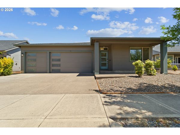 1262 DAYLILY ST, Woodburn, OR 97071