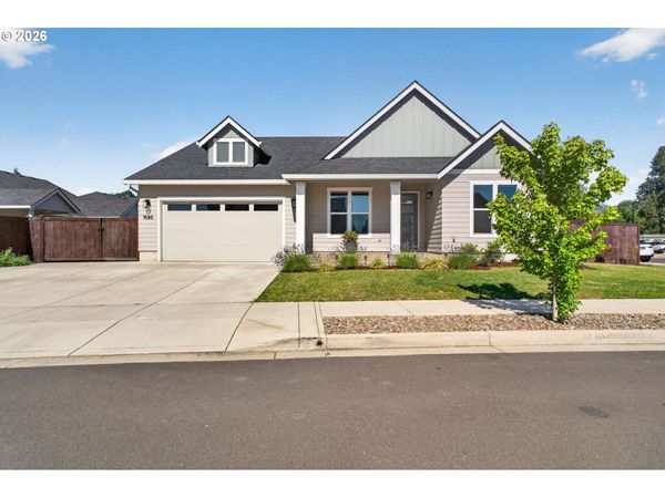 1020 S 33RD ST, Springfield, OR 97478