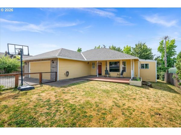 250 FOREST PL, Forest Grove, OR 97116