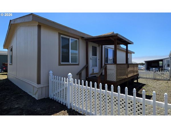 94120 STRAHAN ST, Unit 24, Gold Beach, OR 97444