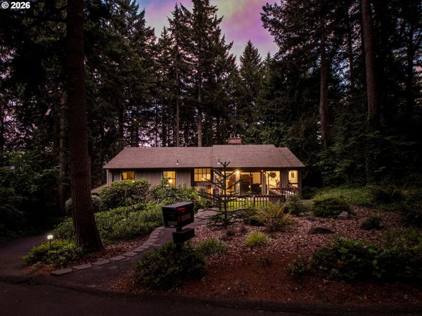 2592 HILLCREST CT, West Linn, OR 97068