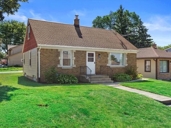 270 N 111th STREET, Wauwatosa, WI 53226